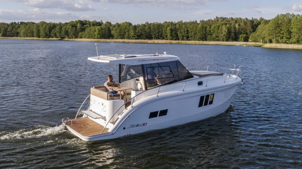 Houseboat Mazury Czarter Wynajem Bez Patentu 2025 houseboat-mazury-czarter-wynajem-bez-patentu-2025