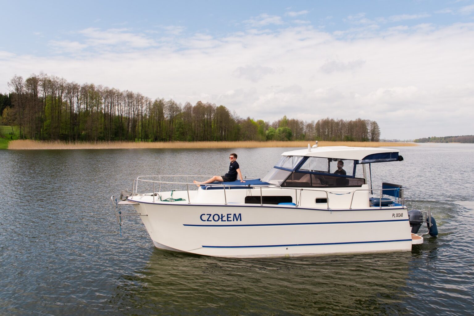 Houseboat Mazury Czarter Wynajem Bez Patentu 2024 houseboat-mazury-czarter-wynajem-bez-patentu-2024